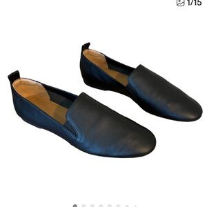 Everlane the leather slip-on loafer style slip on flat Size 8